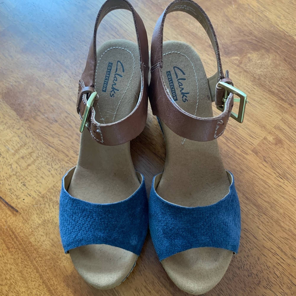 Clarks wedge sandals size 5